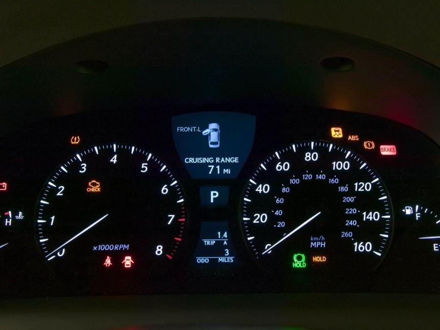 Lexus LS460 2006 года  (фото 150 из 200)